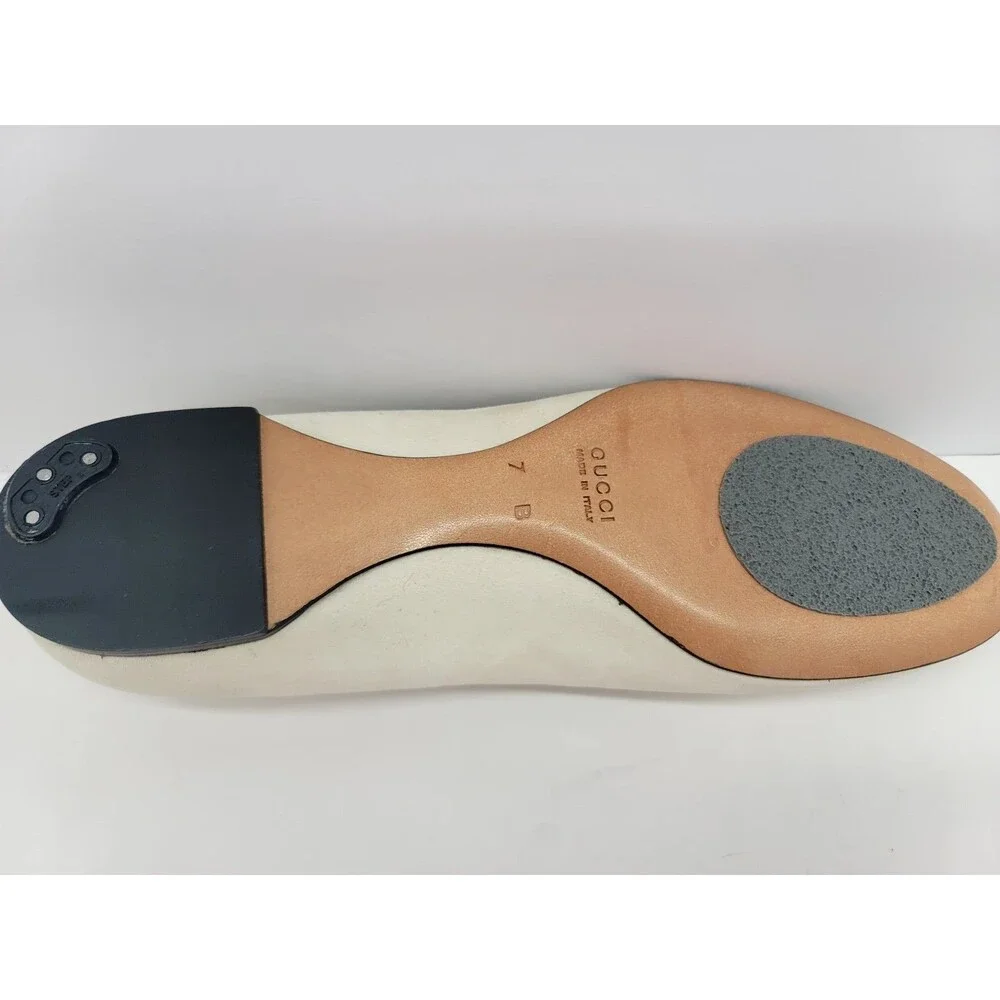 Gucci Women's Size 7 Beige Suede Ballet Flats Slip-On Round Toe Logo